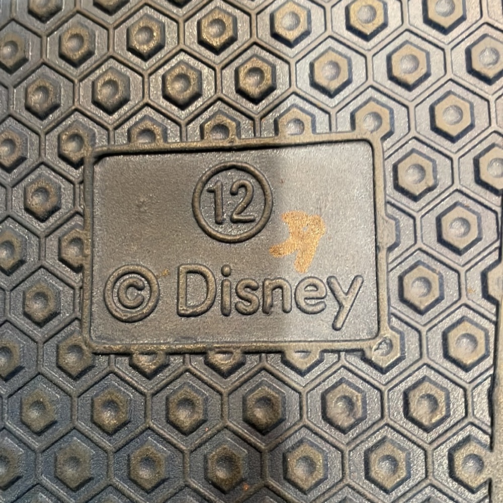 Disney Mickey Slippers. Mint Condition - Picture 4 of 7